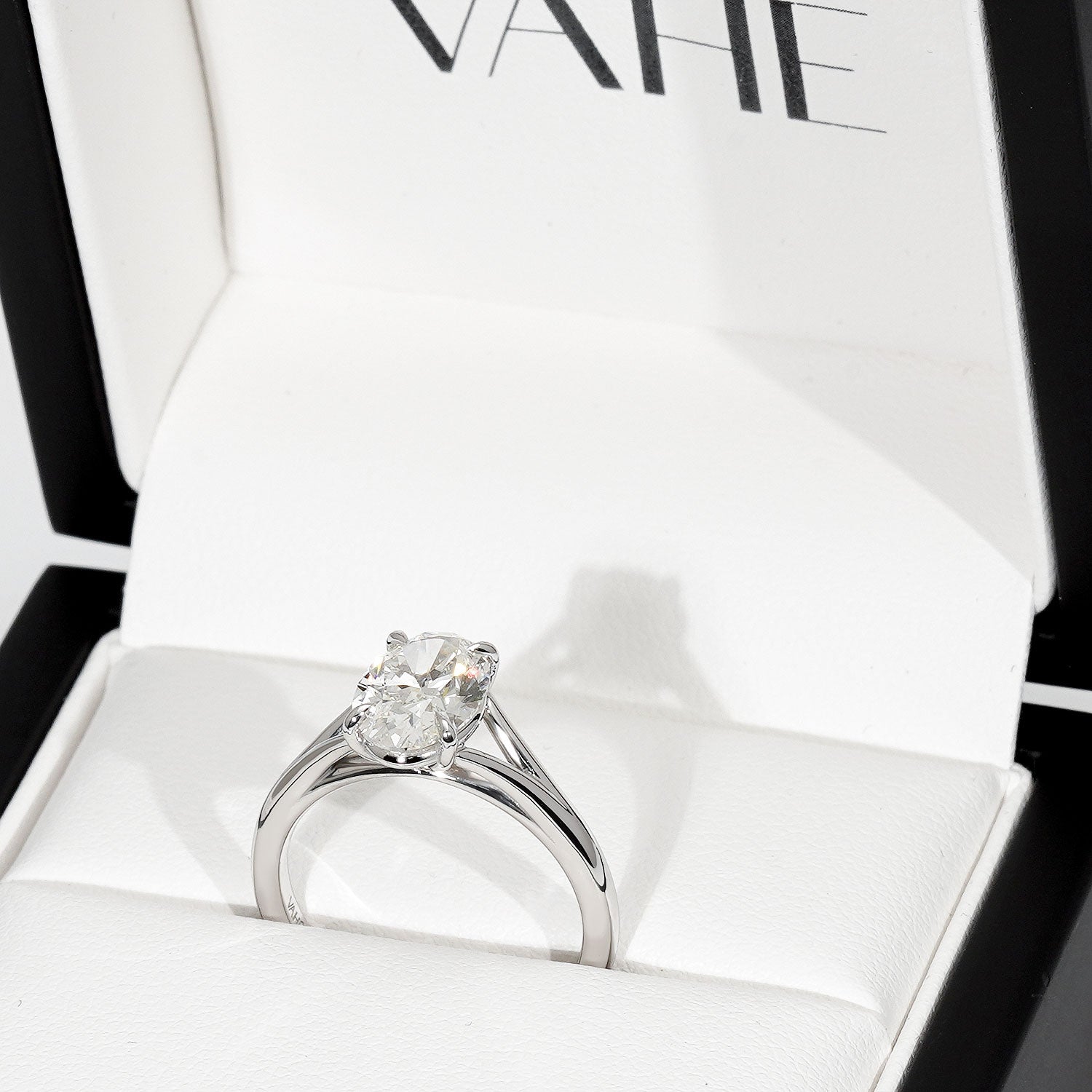 ANEESA | Split Band Cathedral Solitaire Oval Shape Diamond Ring in White Gold – in gift box