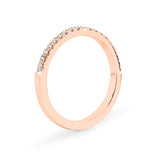 DESTINY | Zarter V-förmiger Diamantring mit geteiltem Diamanten aus 18 Karat Weißgold (0,19 Karat tw.)