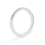 DESTINY | Zarter V-förmiger Diamantring mit geteiltem Diamanten aus 18 Karat Weißgold (0,19 Karat tw.)