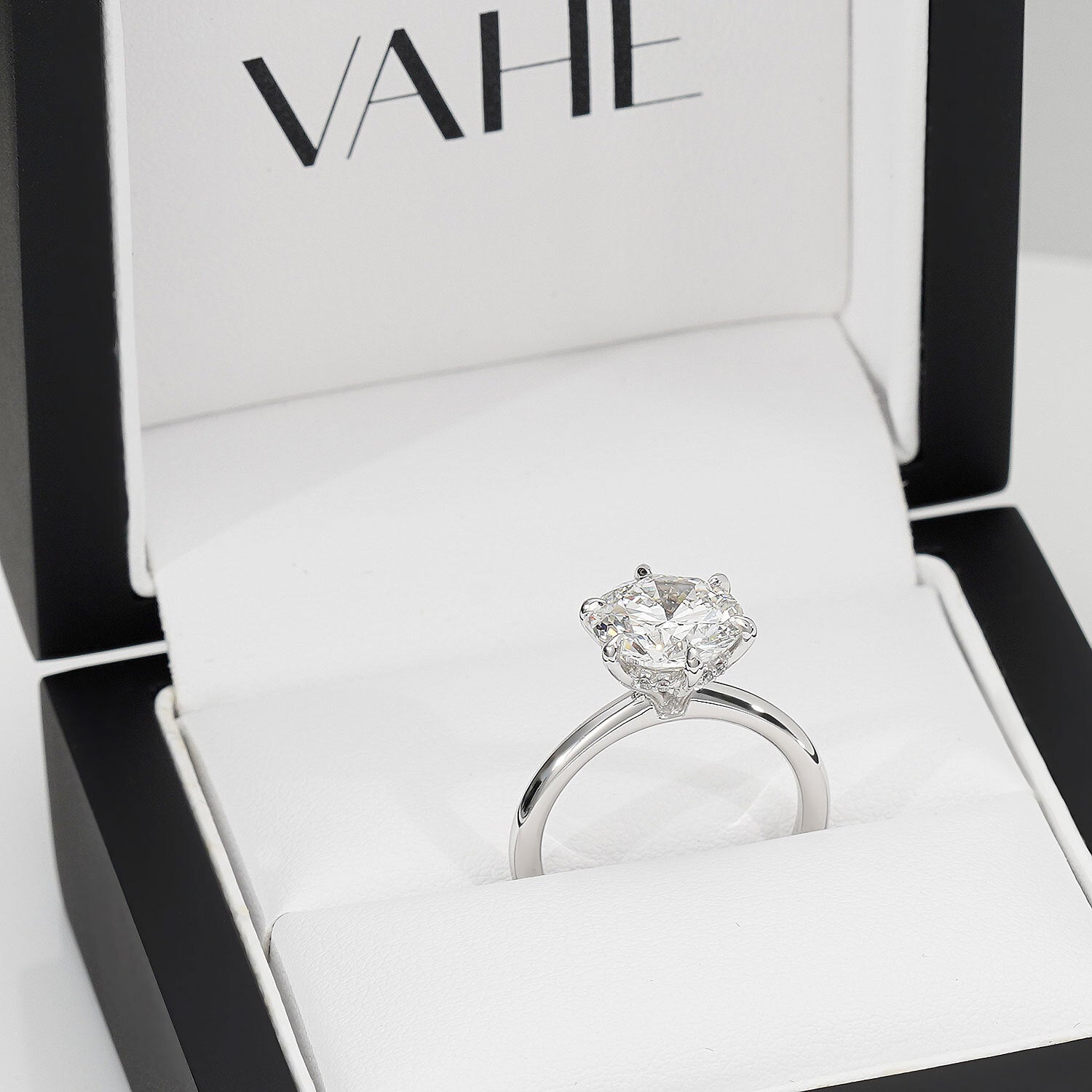 TIFFANY | Hidden Halo Round Brilliant Diamond Ring in White Gold – in gift box